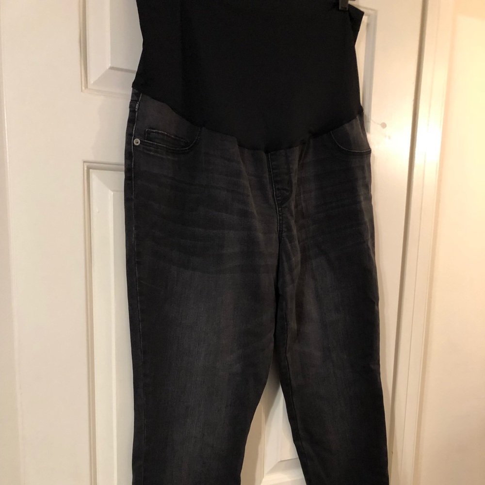 NWOT off black maternity jeggings size 16